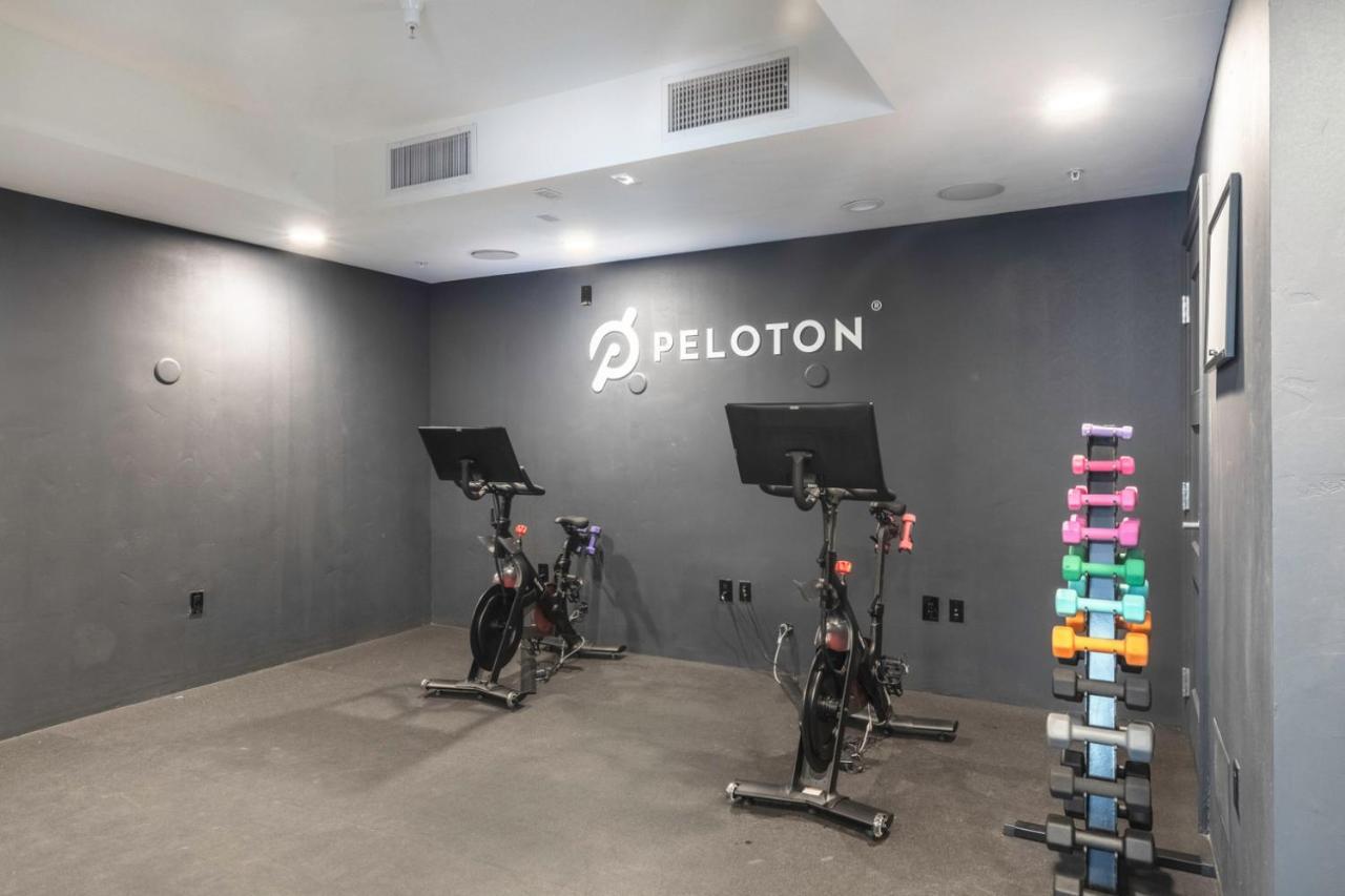 Apartment Hollywood 2br W Gym Pool Nr Chinese Theater Lax-230 Los Angeles
