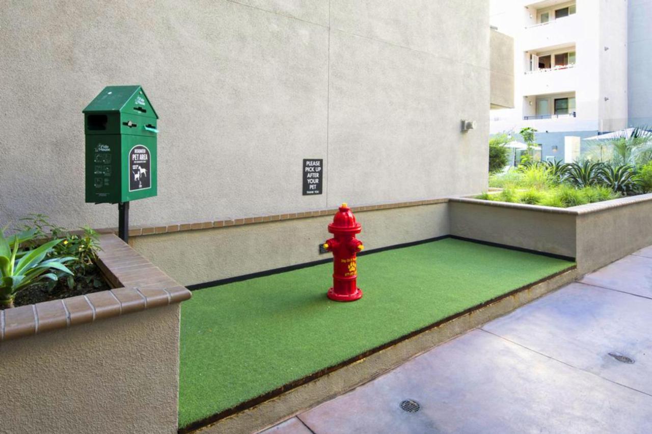 Apartment Hollywood 2br W Gym Pool Nr Chinese Theater Lax-230